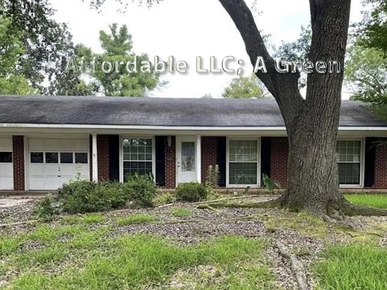 2407 Arlington Pl — Photo 2