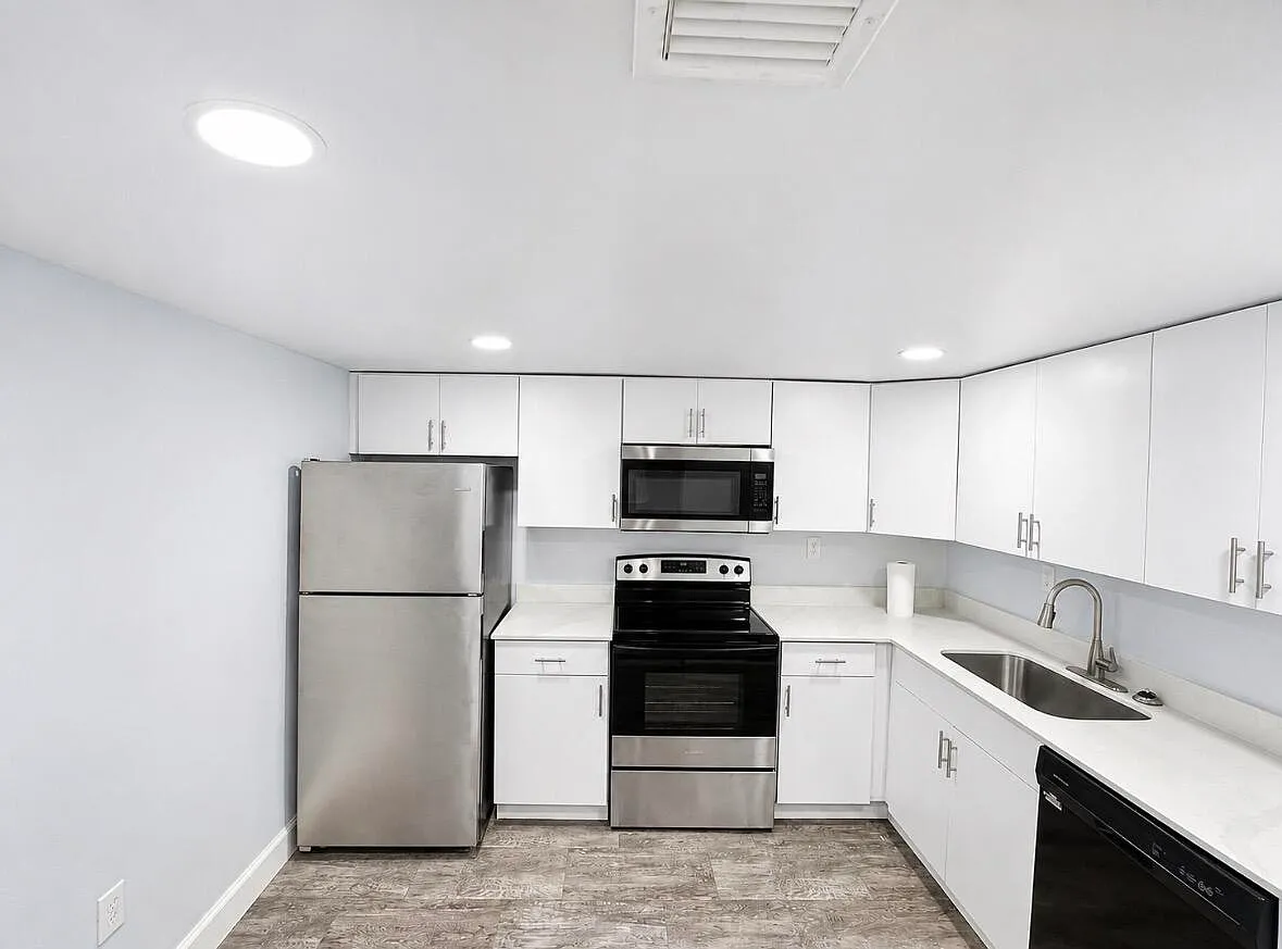 2 bed, 2.0 bath, 1113 sqft, $2,200 — Photo 3