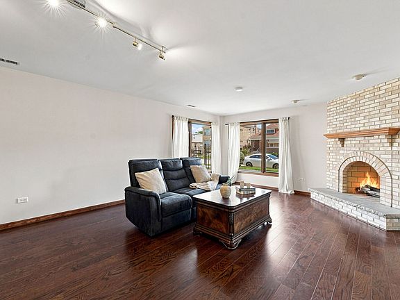 3rd image of 2530 N 74th Ave #1