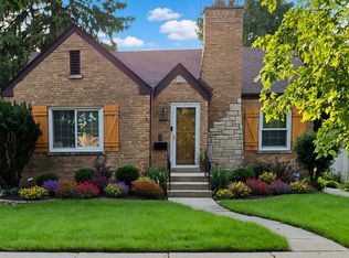 821 Rosemary Ter, Deerfield, IL 60015