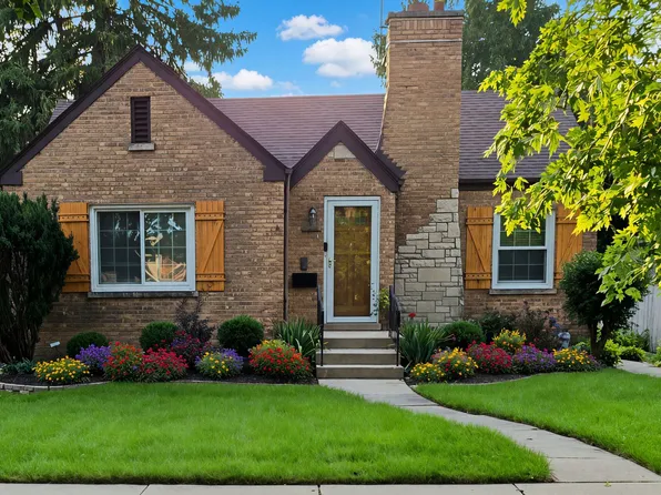 821 Rosemary Ter, Deerfield, IL 60015