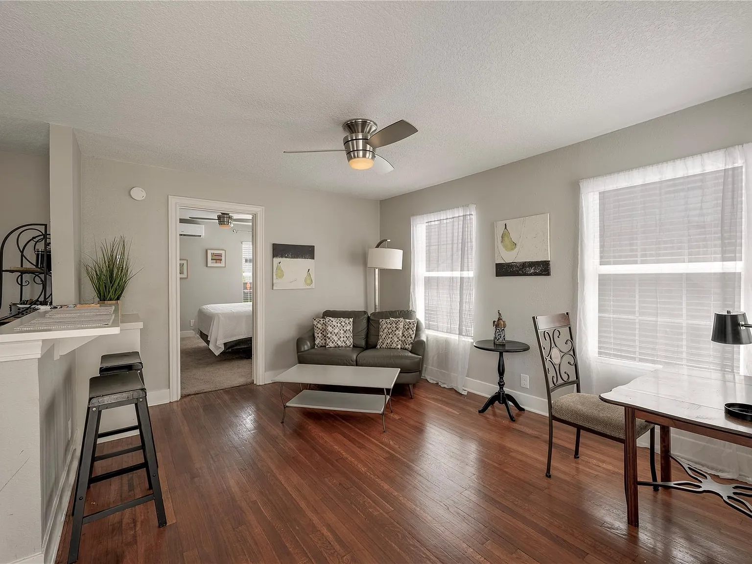 1 bed, 1.0 bath, 600 sqft, $1,600 — Photo 2