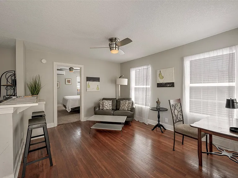 3310 Crawford St #B — Photo 2