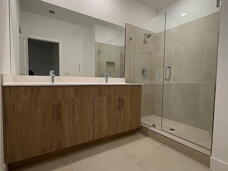 SW 2nd Cir — Photo 9