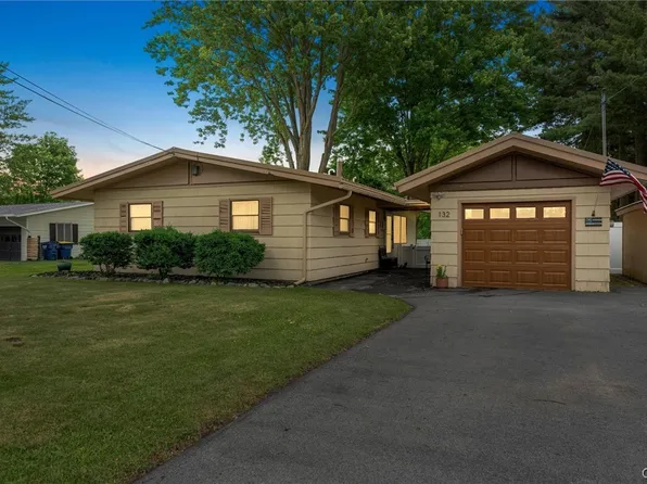 132 Barclay Rd, Camillus, NY 13031