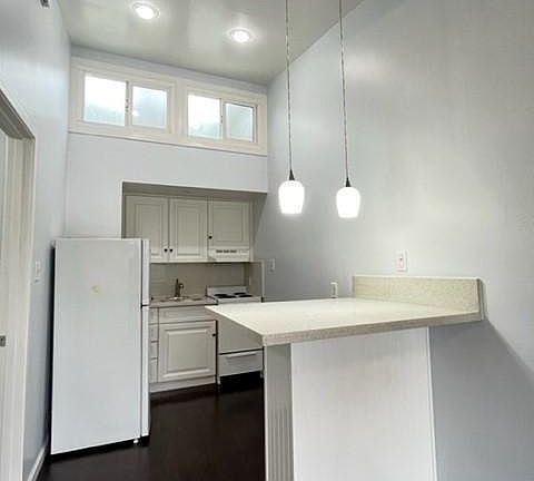 4th image of 530 N 1st St #15