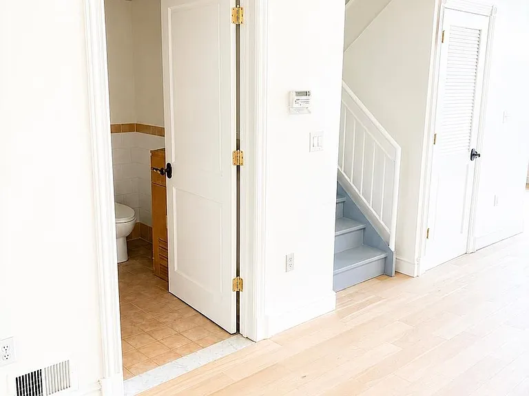300 Communipaw Ave #302 — Photo 8