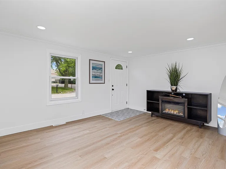 31291 Rexwood St — Photo 9