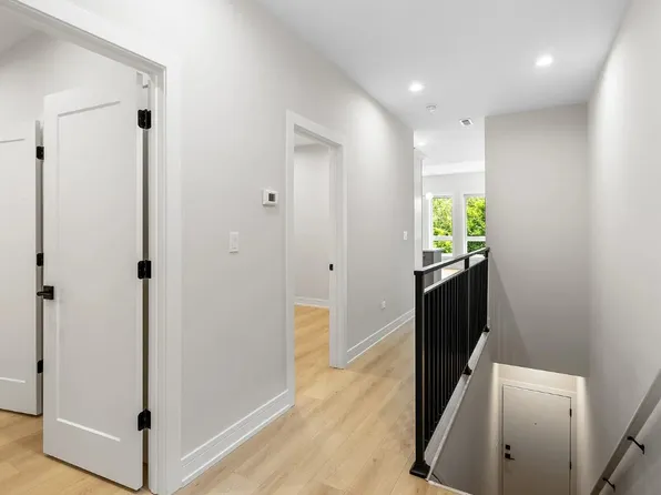 5004 S Prairie Ave, Chicago, IL 60615