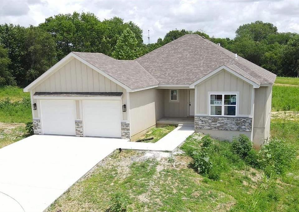 1st image of 107 Johnson Cir