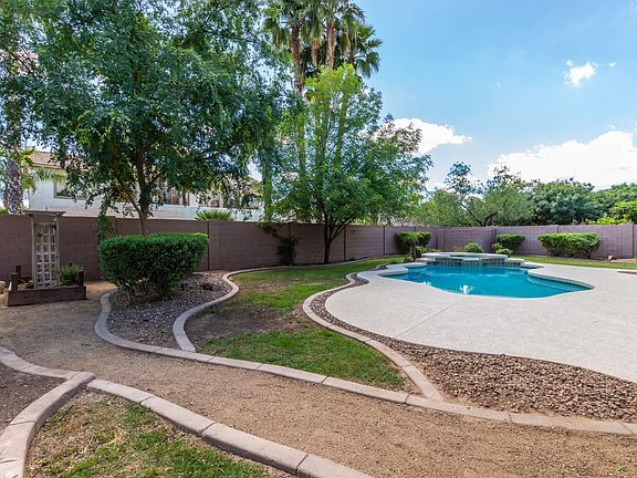 4th image of 1581 E Indigo Dr