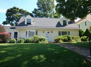 80 Grayfield Ave, West Roxbury, MA 02132