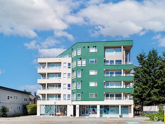 2nd image of 4528 8th Avenue NE #5C