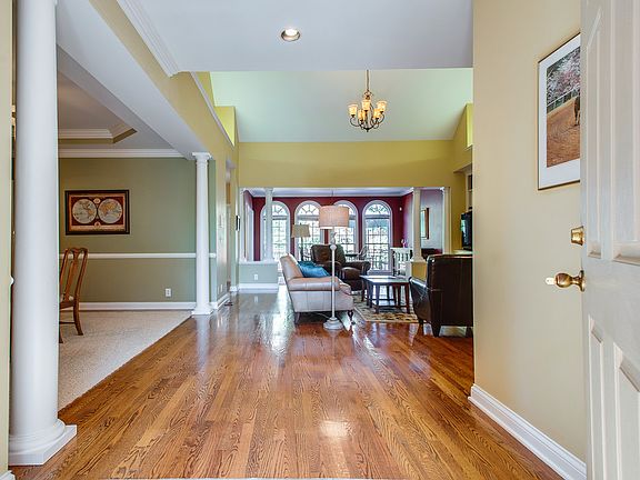 2nd image of 303 Lakemont Circle