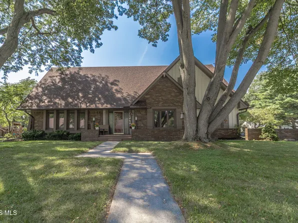 2240 Tanglewood Dr, Toledo, OH 43614