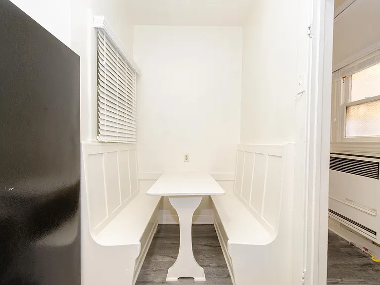 4th Ave 6Plex — Photo 12