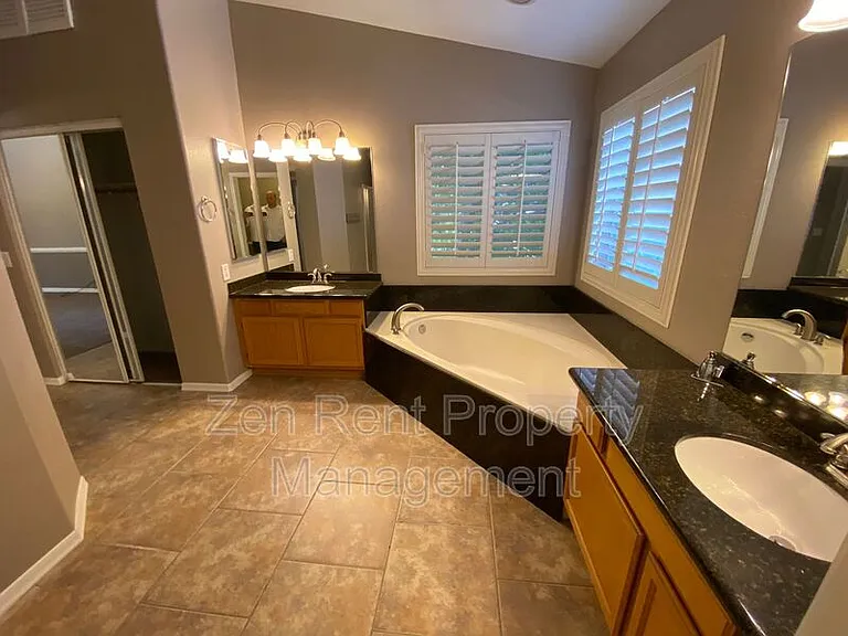 426 S Burk St — Photo 28