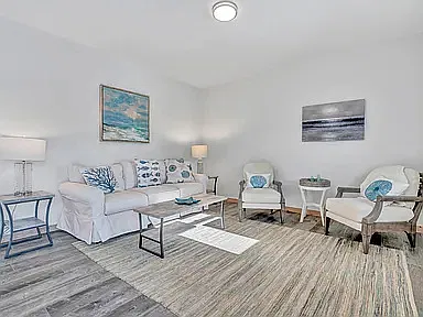 3 bed, 1500 sqft, $2,400 — Photo 3