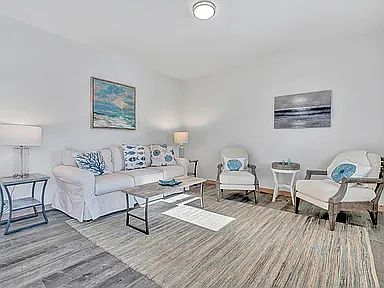 3rd image of 19 Crescent Beach Rd #B