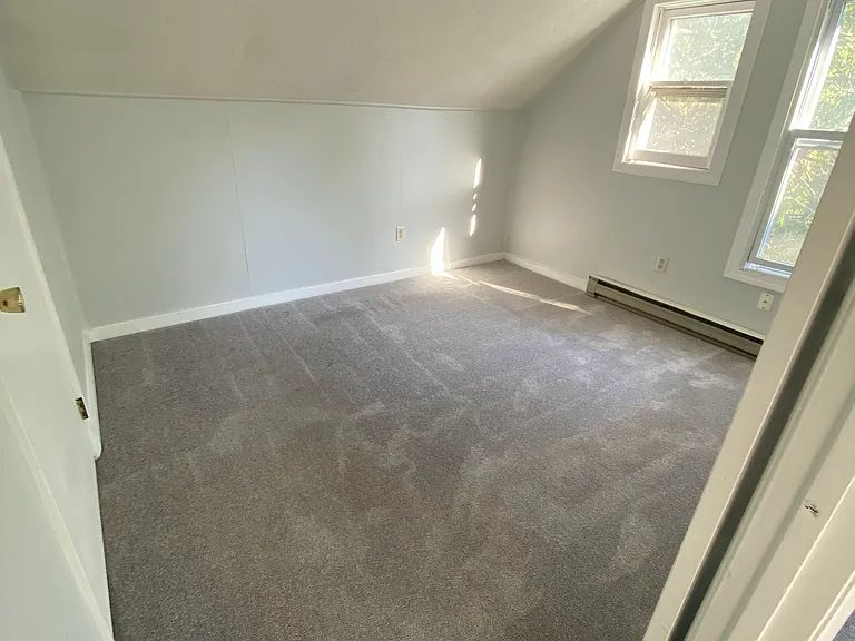 521 Main St #4 — Photo 3