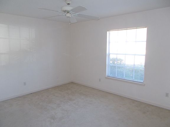 3rd image of 744 Silverwood Dr