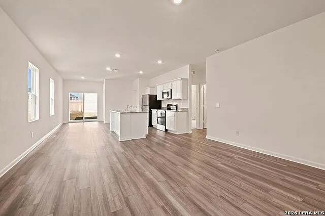3 bed, 2.0 bath, 1412 sqft, $1,695 — Photo 4