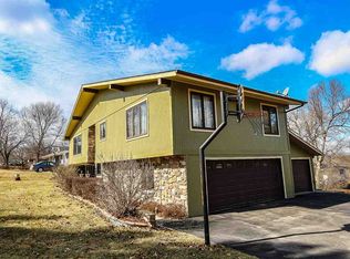 121 Oreole Dr NE, Solon, IA 52333