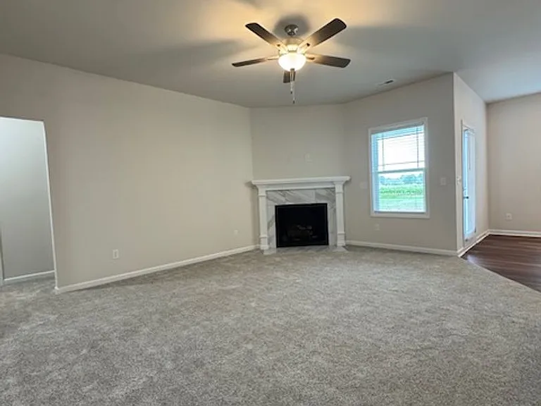 111 Kendall Farms Dr — Photo 2