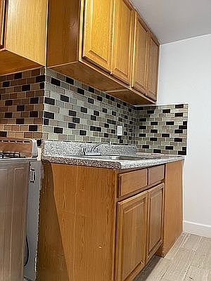 3rd image of 15 Stanton St #2B1