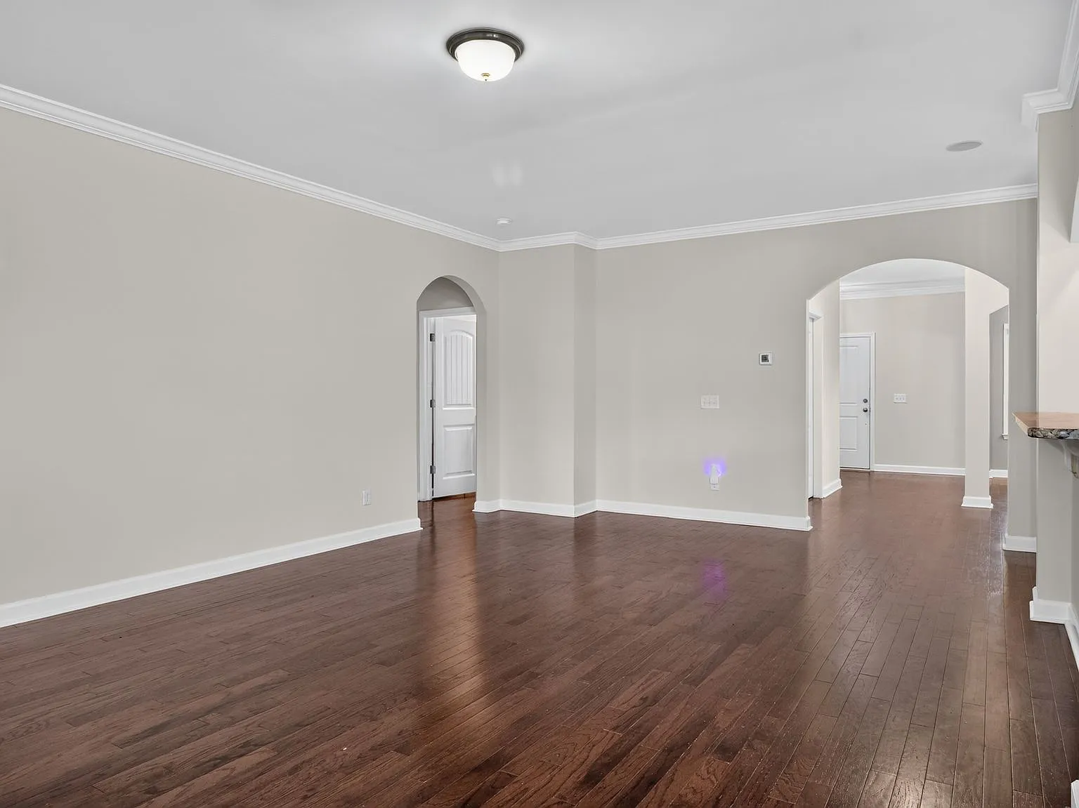5 bed, 3100 sqft, $2,950 — Photo 4