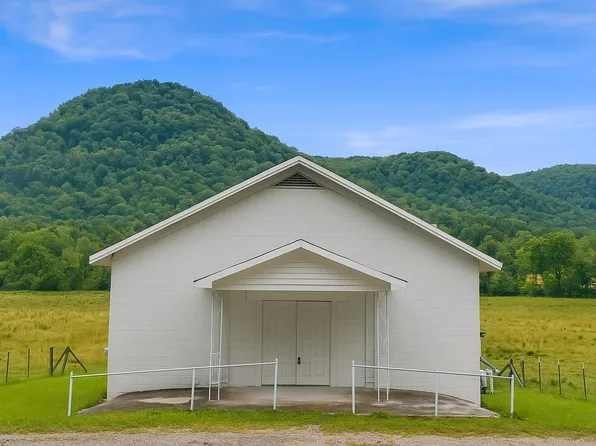 6915 Red Lick Rd, Irvine, KY 40336