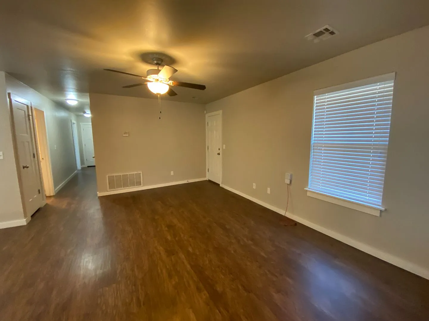 3 Bedroom 2 Bath 2 Car Garage Duplex In Moore Schools (Contact Text Below) — Photo 3