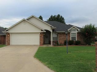 7304 Red Pine Dr, Fort Smith, AR 72916