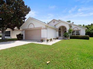 935 Pine Creek Cir NE, Palm Bay, FL 32905
