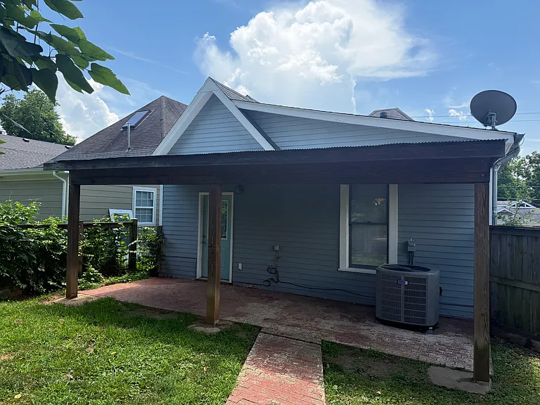 461 E Maxwell St — Photo 25