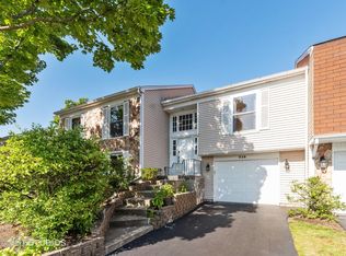 938 Burgess Cir, Buffalo Grove, IL 60089