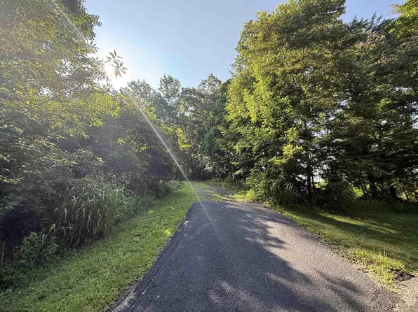 27 Dove Dr, Morgantown, WV 26508
