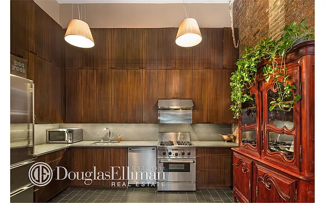 Sold by Douglas Elliman | media 17