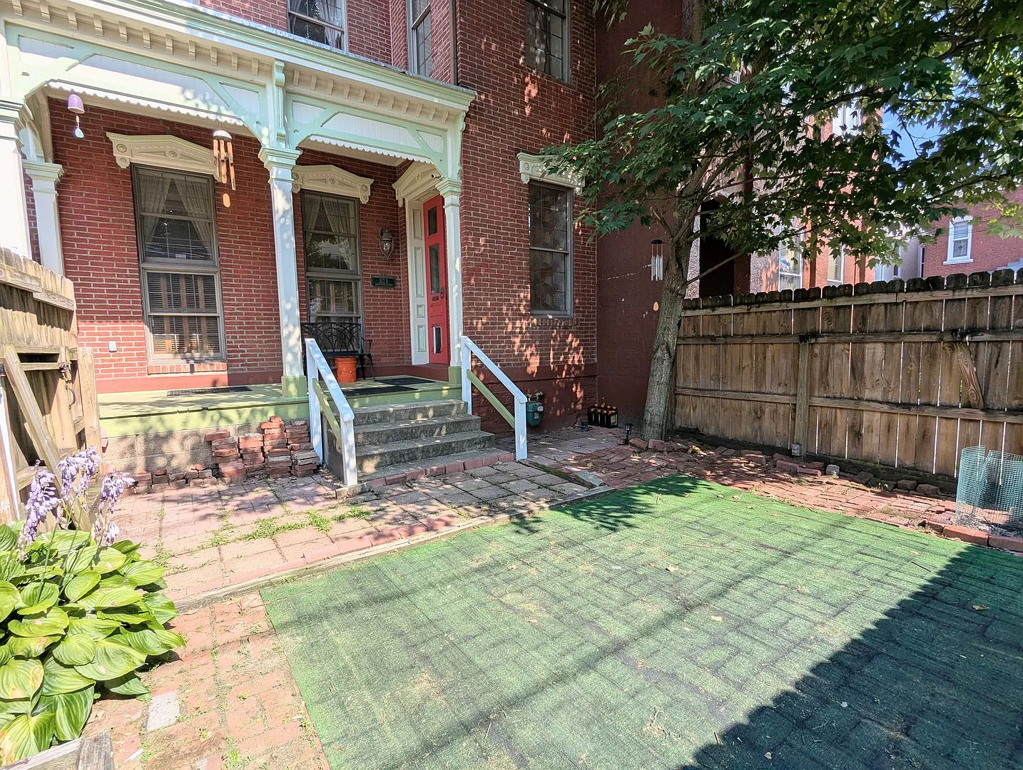 Unique 3 Bedroom, 2.5 Bathroom Single Family Home (Shadyside) — Photo 3