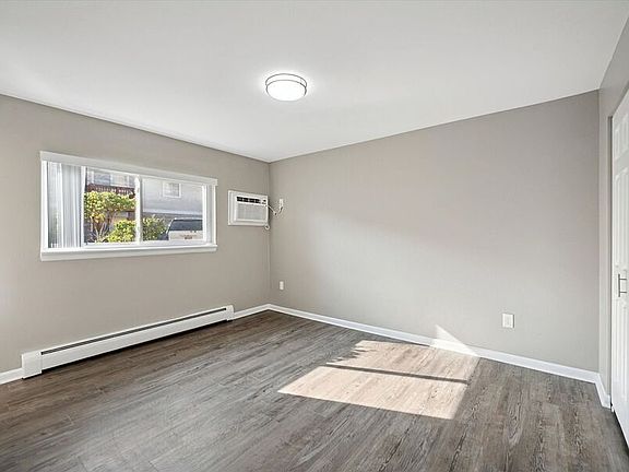 3rd image of 3838 W Sylvania Ave #107