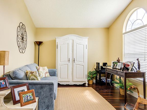 4th image of 8018 Leafcrest Dr