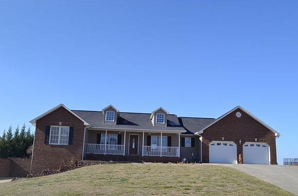 1st image of 620 Church Ln