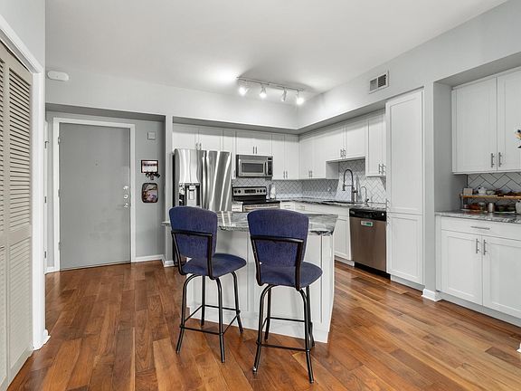 4th image of 54 Rainey St APT 609