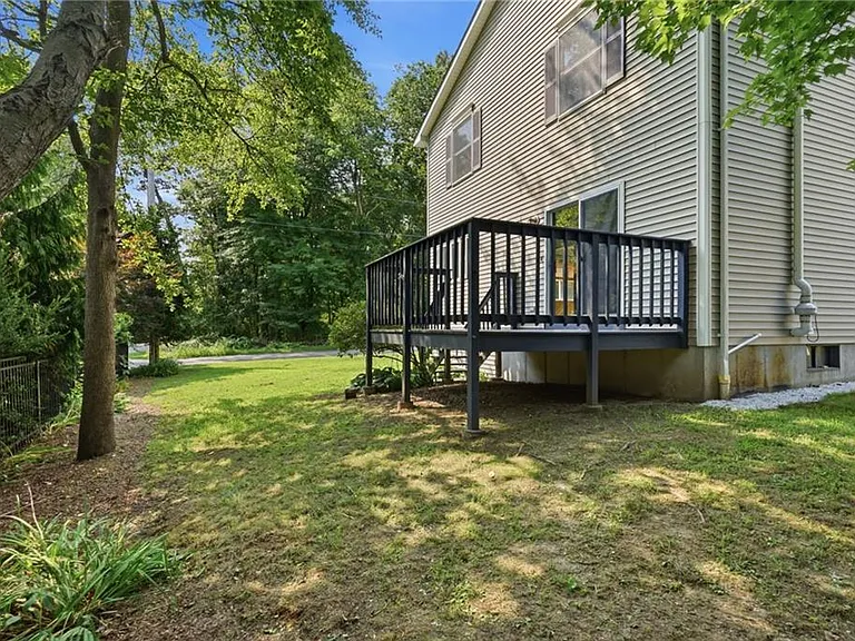 2 Lafayette Dr — Photo 27