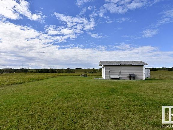 4th image of 8401 Township Road 572