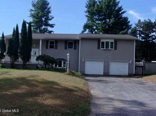 37 Coachman Dr, Ballston Spa, NY 12020