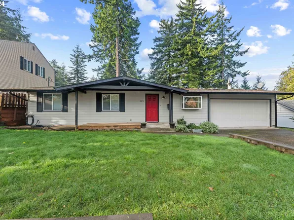 3875 Vista Dr, North Bend, OR 97459