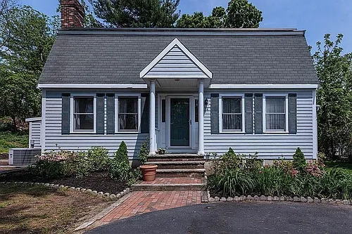 18 Pond St Photo 1