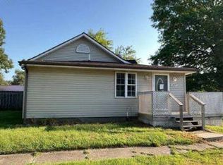 1407 E Main St, Clinton, IL 61727