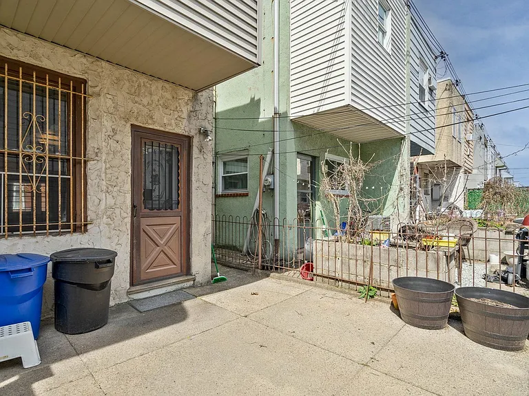 2341 S Woodstock St — Photo 20